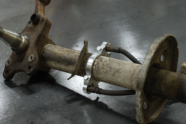 240 Split Brake Line Bracket